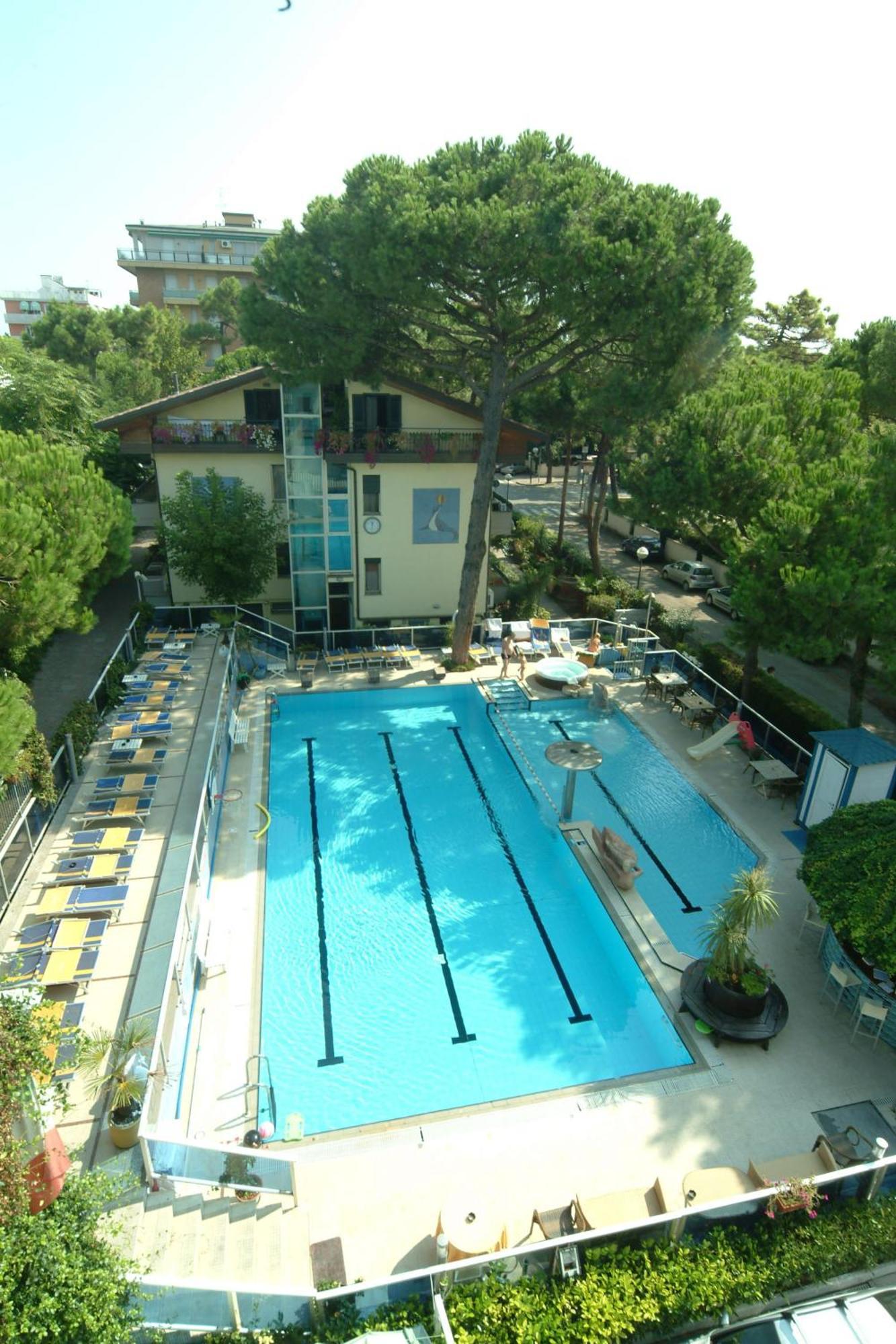 Hotel Flora Морской Милан Экстерьер фото